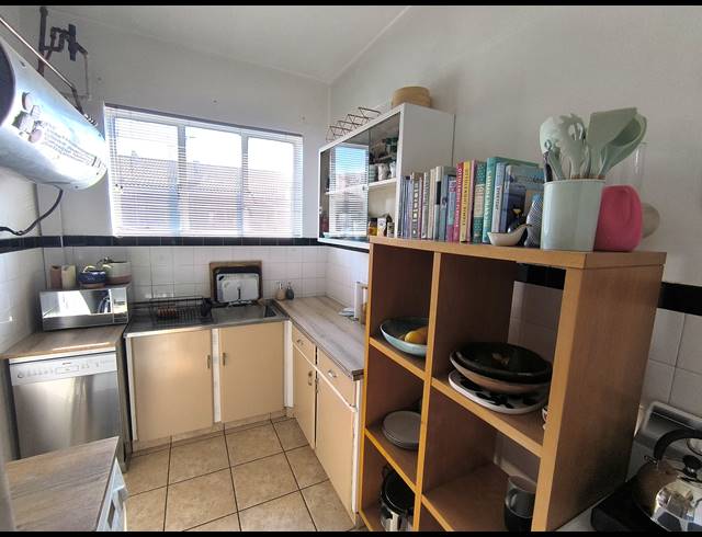 1 bed property to rent in PARKTOWN NORTH